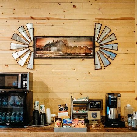 Big Horse Inn And Suites Lewistown 외부 사진