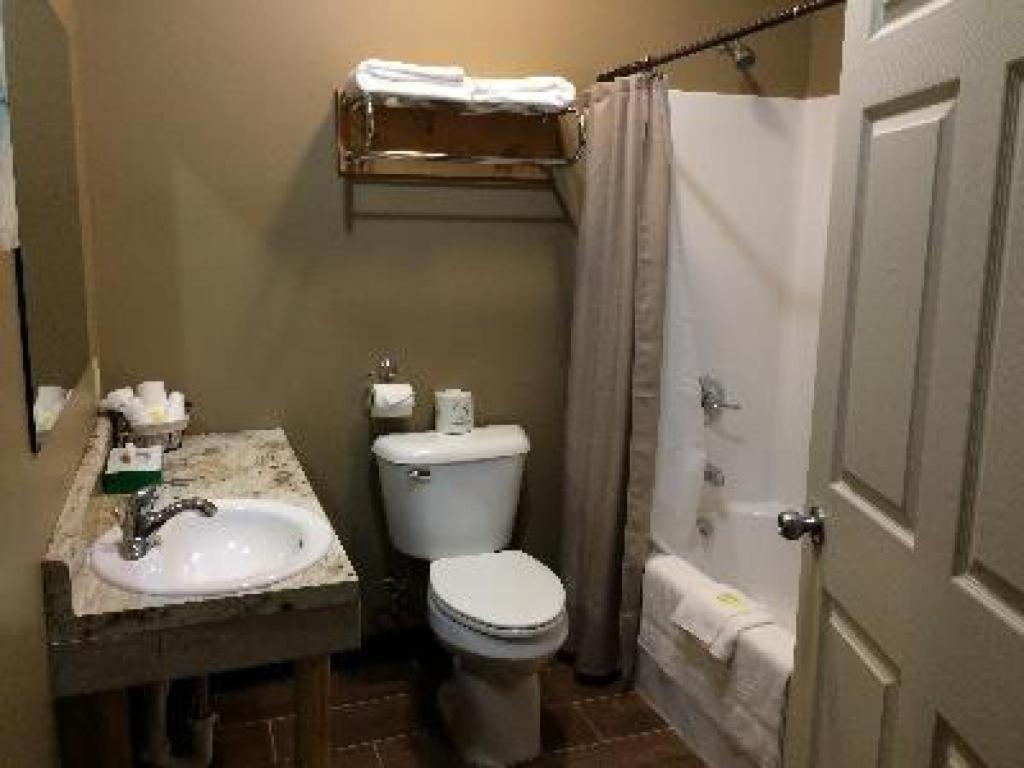 Big Horse Inn And Suites Lewistown 외부 사진